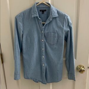 J Crew Mercantile Light Blue Denim Button-Up Shirt - Women’s
